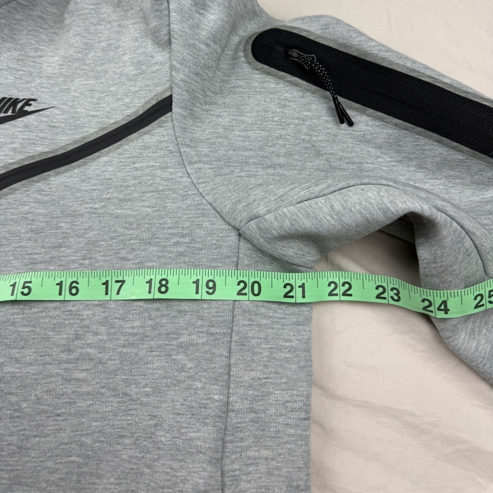 Nike Tech Men’s Sports Zip Up Performance Hoodie in Grey M - Picture 6 of 9